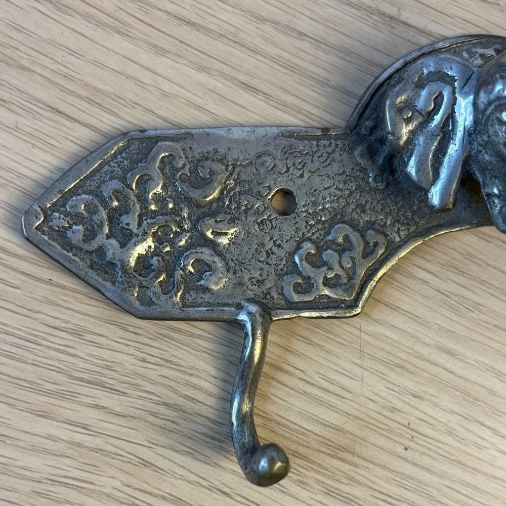 Antiqued Elephant‎ Trunk Up Silver Wall Hook Decor